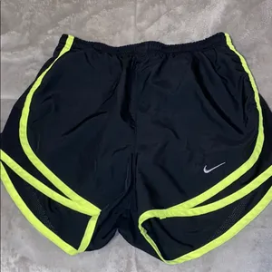 NIKE DRI-FIT SHORTS thumbnail 2