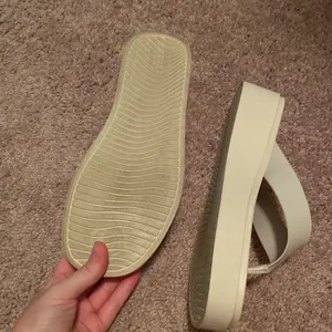 Cushionare Beige/Cream Y2k Platform Flip Flops thumbnail 4