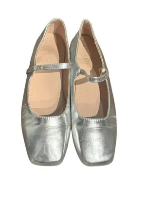 Stunner Silver Ballet Shoes Size 6.5 thumbnail 1