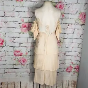 Lulu’s keepsake the label NWT All Time High Nude Lace Off-the-Shoulder Dress thumbnail 8