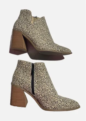 Serra‎ Ankle Booties Womens 8 Tan Black Animal Print Block Heel Pointed Toe Boot thumbnail 1