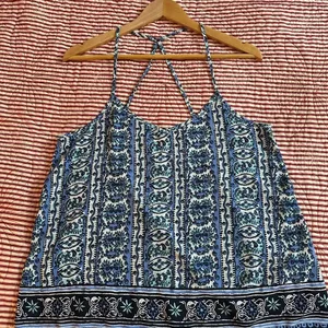 Hollister Blue and White Relaxed Crop Top thumbnail 4