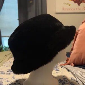 Apana Black Faux Fur Hat thumbnail 7