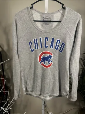 S92. Majestic Chicago Cubs womenshimmer long sleeve Crewneck Pullover Sweatshirt thumbnail 1