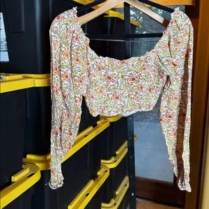 Urban Outfitters Floral Puff Sleeve Peasant Boho Crop Top Size Small thumbnail 9