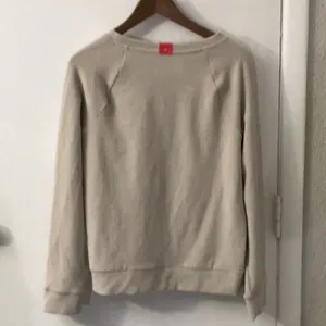 Marc New York Andrew Marc Crewneck Beige Sweater M Academia Cabincore Preppy NEW thumbnail 2