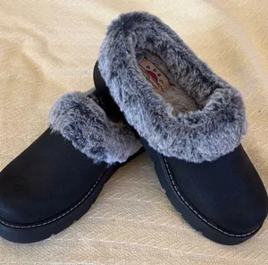 NIB NWT Skechers Bobs Cozy Black Faux Fur Lined Women's Shoes 7 thumbnail 1