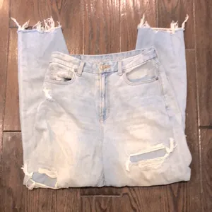 American eagle curvy MOM jean distressed size 4 thumbnail 1