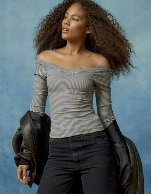 BDG Shannen Off-The-Shoulder Long Sleeve Tee thumbnail 1
