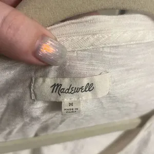 ✨Madewell The Perfect Crewneck Sz Medium Tee in Allday Jersey✨ thumbnail 6