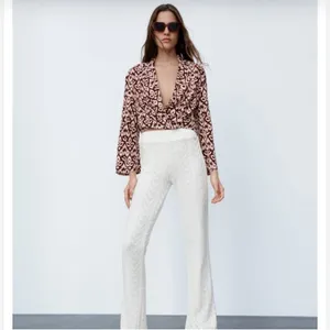 Zara Printed Long Sleeve Wrap Blouse in‎ Red Cream Size Small thumbnail 12