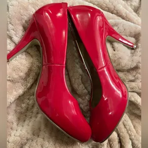 Madden Girl Candy Apple Red Patent Leather Heels Shoes - size 8 thumbnail 7