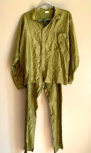 Source Unknown Vintage Pajama Set Olive Green Women Size XL Satin Like Lounge Set Winter thumbnail 1