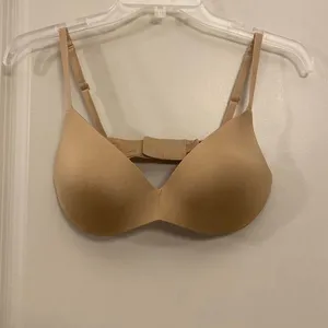 Skims wireless bra, size 34C thumbnail 2