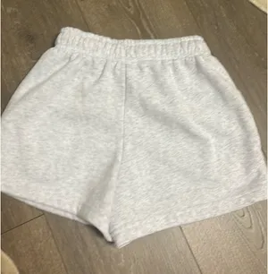 TJ Maxx Sweat shorts thumbnail 3