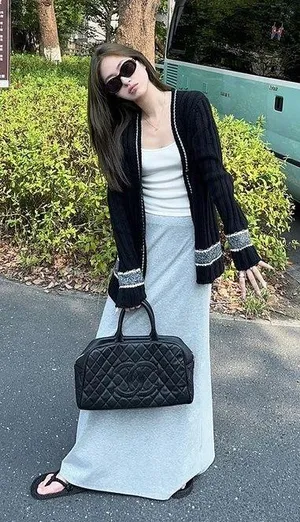 Sweater / Cardigan Size M thumbnail 1