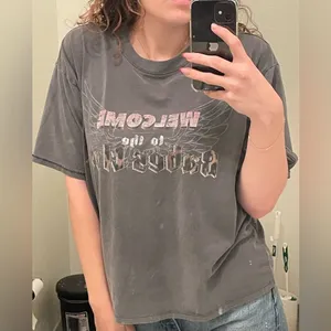 Brunette The Label Oversized Graphic Tee‎ Welcome To The Babes Club Sz Small thumbnail 2