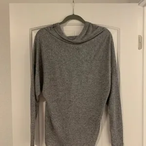 Victoria’s Secret lightweight cardigan. Size: SP. Soft. thumbnail 4