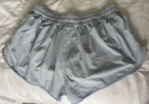 Lululemon Hotty Hot Short 2.5” thumbnail 2