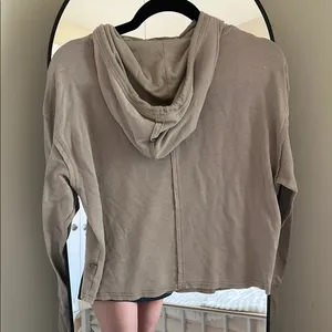 Joylab tan long sleeve thumbnail 6