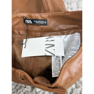 Zara Women’s Brown Faux Leather High Waisted Wide Leg Pants Button Fly XS NWT thumbnail 5