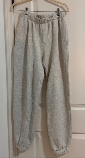 Brandy Melville Light Gray Sweatpants with Elastic Waist thumbnail 1