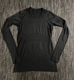 Lululemon Swiftly Tech Long Sleeve Crew thumbnail 1