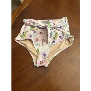 KORTNI JEANE High Waist Swim Suit Size Medium Casual comfort pool beach thumbnail 2
