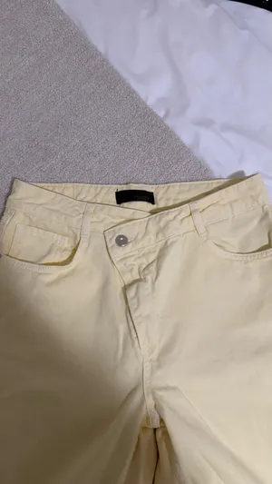 Yellow Zara cross jeans thumbnail 4