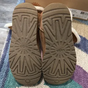 Ugg Bailey Button Boots in Chestnut size 6 thumbnail 7