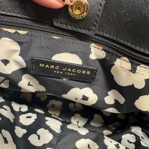 Marc Jacobs Black Tote Bag- straps coming apart thumbnail 4