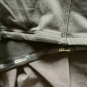 LULULEMON Circuit Breaker Skirt 15” Size 6 Tall Long Black Pleat Discontinued thumbnail 7