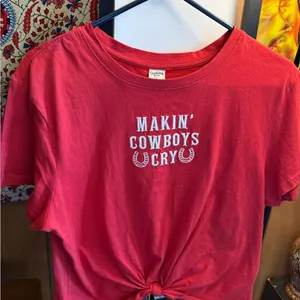 Darling Blue NWOT “Making cowboys cry” Tshirt size large thumbnail 2