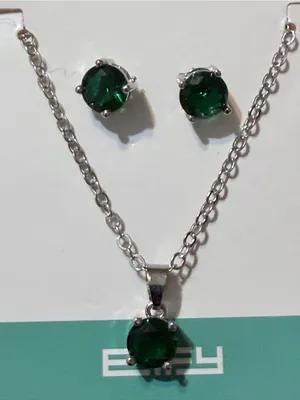 Emerald Green Pendant Necklace and Stud Earrings Set - Women Jewelry thumbnail 2