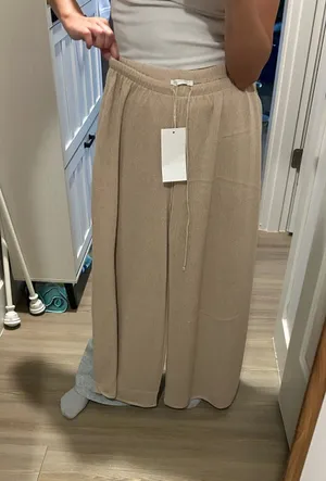ZARA NWT pants  thumbnail 1