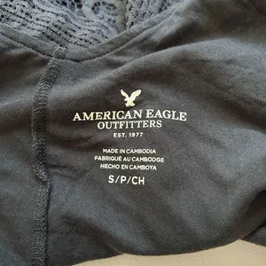 American Eagle Black Lace Handkerchief Cami Top Size S Boho thumbnail 3