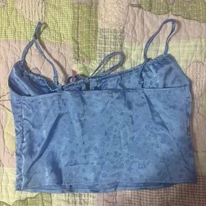 LA Hearts Pacsun satin floral print blue crop top with tie front thumbnail 3