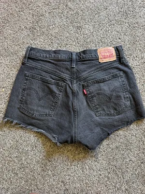 Levi's original 501 Black Frayed Hem High-Rise Denim Shorts thumbnail 6