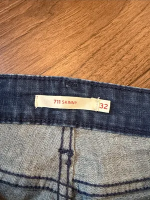 Levi’s 711 Skinny Mid Rise Jeans | Dark Wash Blue | Size 32 - C73-022 thumbnail 3