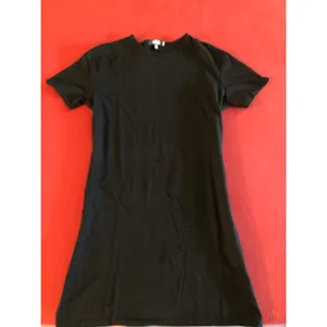 Missguided black casual short sleeve t-shirt dress Size 4 thumbnail 4