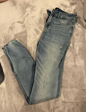 High Waisted Jeans thumbnail 1