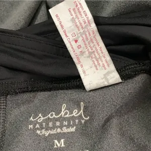 Isabel Maternity‎ By Ingrid & Isabel Gray Black Medium cropped athletic leggings thumbnail 6
