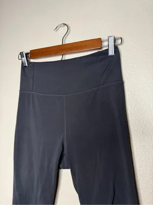Girlfriend Collective Women High Rise Biker Shorts M Grey Workout Pilates Gym thumbnail 3