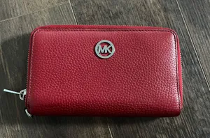 Michael Kors Red Wallet thumbnail 1