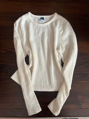 Old Navy Cream scrunched semi sheer white top   thumbnail 5