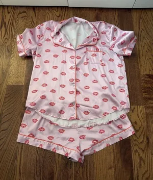 Victorias Secret AFTERHOURS LIPS Silky SATIN Pajama Set Size XL Pink thumbnail 1