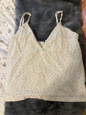 brandy melville tank top thumbnail 1