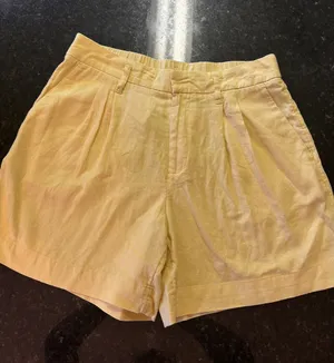 A‎ New Day Women's Butter Yellow Pleated Shorts Sz 10 Linen Old Money Vibes thumbnail 1