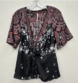 Free People Run Free Blouse Top Size Medium Tie Front Floral Button Front READ thumbnail 1