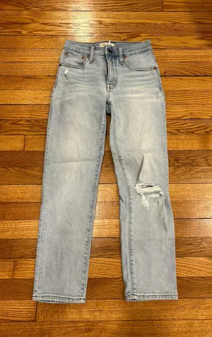 Mid-Rise Classic Straight Jean thumbnail 1